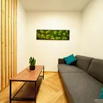 Luxurylake Apartman *