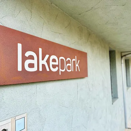 شقة Luxurylake Apartman *